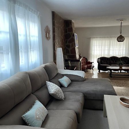 Villa Mis 5 Amores Con Piscina Benidorm Kültér fotó