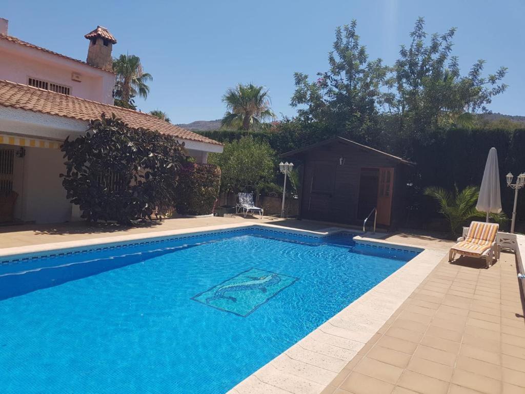 Villa Mis 5 Amores Con Piscina Benidorm Kültér fotó
