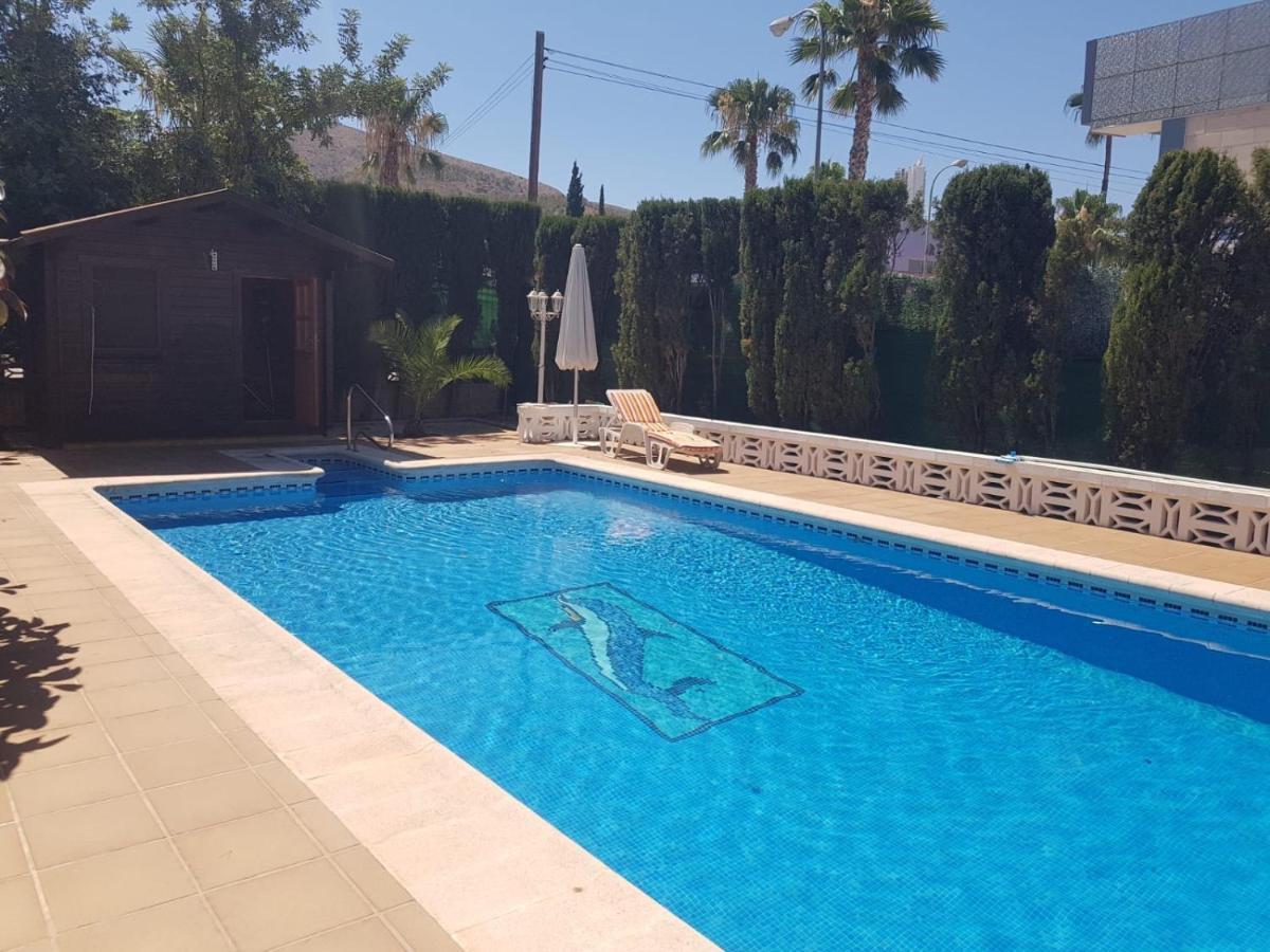 Villa Mis 5 Amores Con Piscina Benidorm Kültér fotó