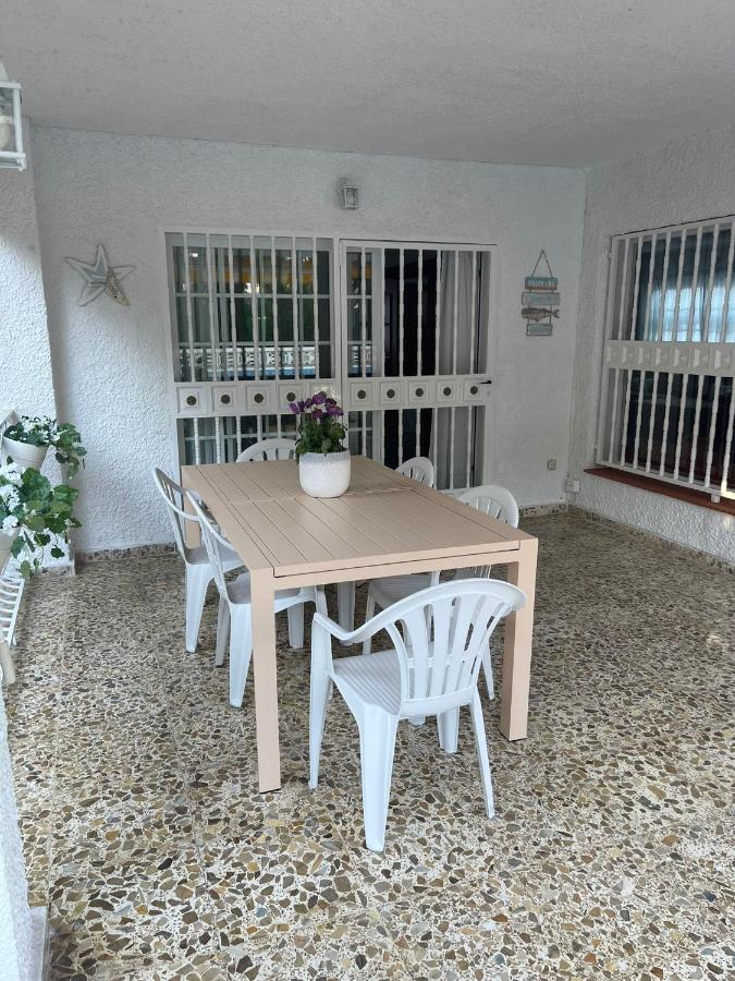 Villa Mis 5 Amores Con Piscina Benidorm Kültér fotó